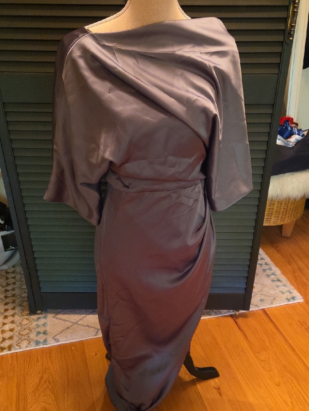 Elegant Sage Green Satin Sheath Dress